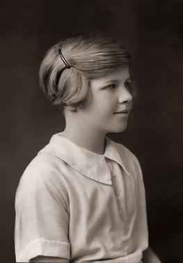 Photo_of_Venetia_Burney,_aged_11,_c._1929.jpg