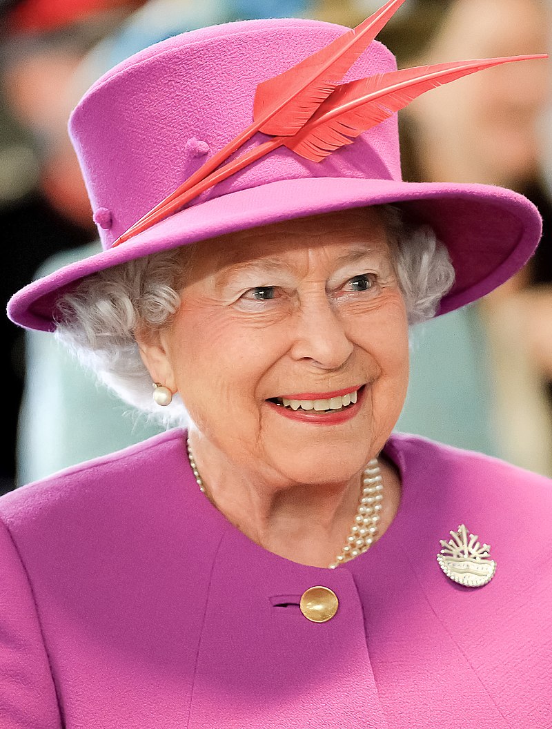 800px-Queen_Elizabeth_II_in_March_2015.jpg